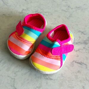 Wonder Nation infant size 2 water shoes